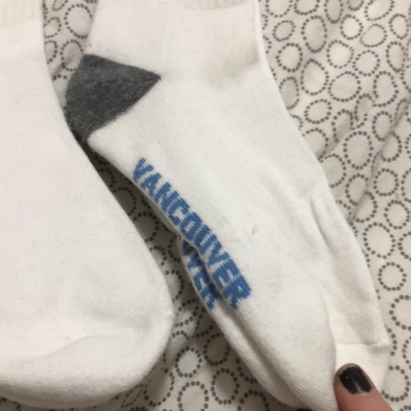 NWT, 4 pairs of 2010 Vancouver Olympics, Aritzia knee socks. - Picture 6 of 7